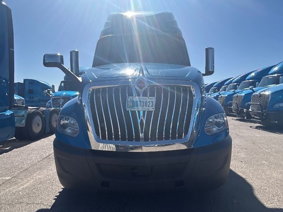 Sleeper Tractor-Heavy Duty Tractors-International-2021-LT625-El Paso-TX-728,977\n\t\tmiles-$ 27,750 - Image 2