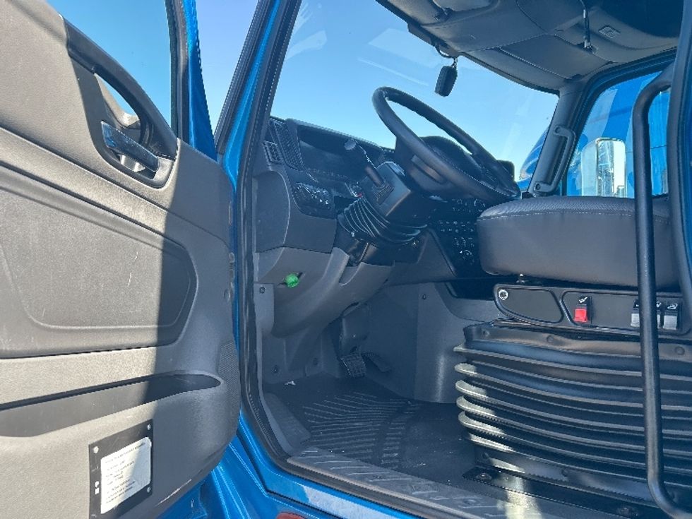 Sleeper Tractor-Heavy Duty Tractors-International-2021-LT625-El Paso-TX-728,977\n\t\tmiles-$ 27,750 - Image 9