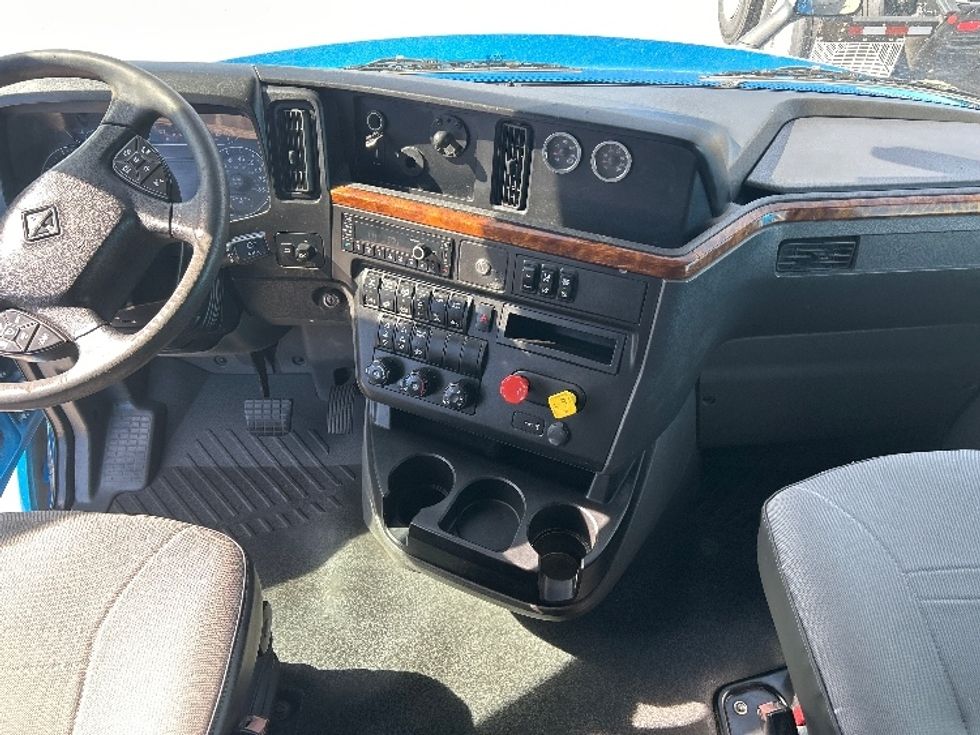 Sleeper Tractor-Heavy Duty Tractors-International-2021-LT625-El Paso-TX-729,262\n\t\tmiles-$ 27,750 - Image 12