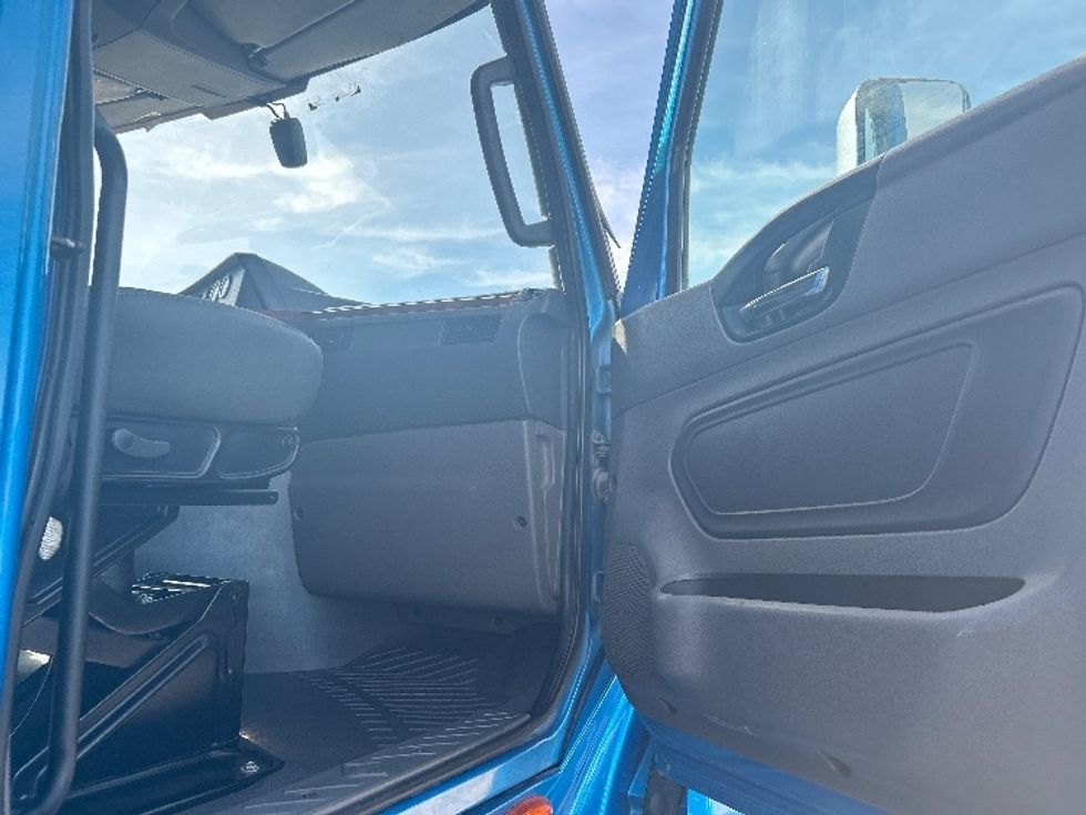 Sleeper Tractor-Heavy Duty Tractors-International-2021-LT625-El Paso-TX-729,262\n\t\tmiles-$ 27,750 - Image 13