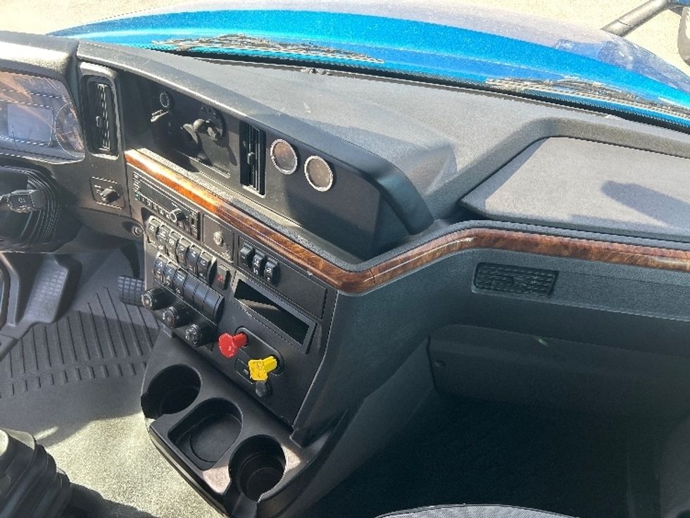 Sleeper Tractor-Heavy Duty Tractors-International-2021-LT625-El Paso-TX-729,262\n\t\tmiles-$ 27,750 - Image 15