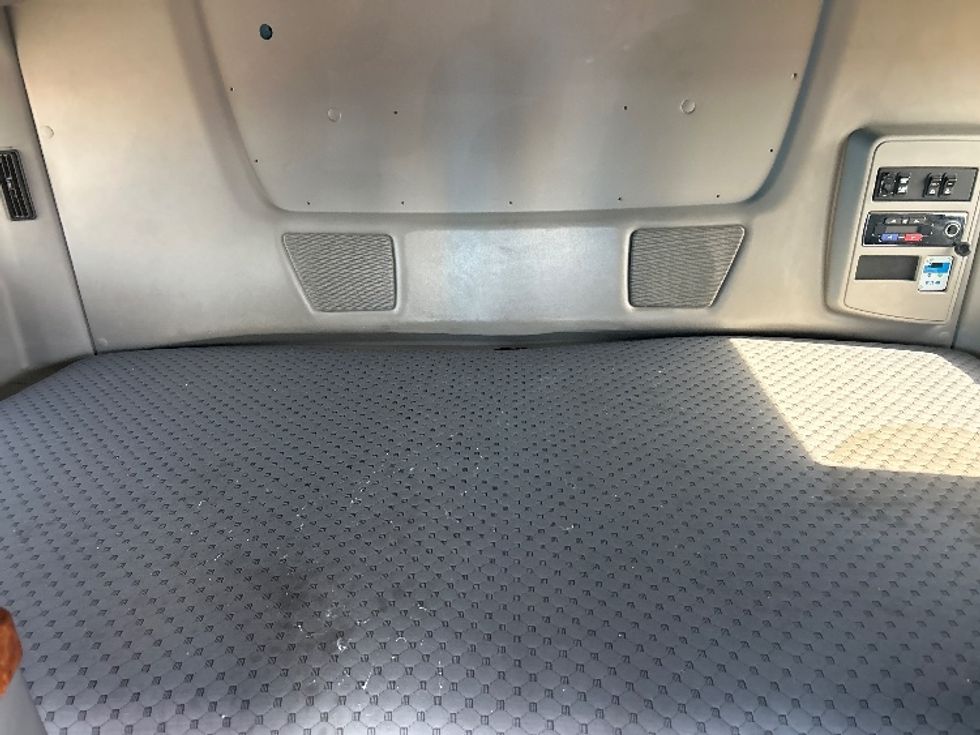 Sleeper Tractor-Heavy Duty Tractors-International-2021-LT625-El Paso-TX-729,262\n\t\tmiles-$ 27,750 - Image 16