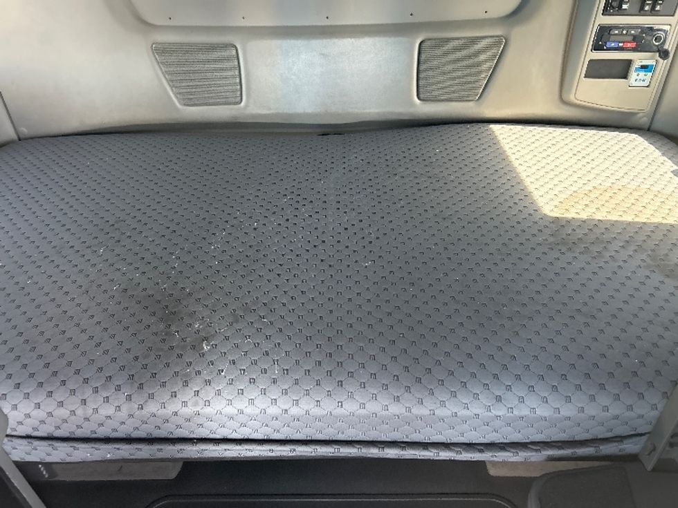 Sleeper Tractor-Heavy Duty Tractors-International-2021-LT625-El Paso-TX-729,262\n\t\tmiles-$ 27,750 - Image 17