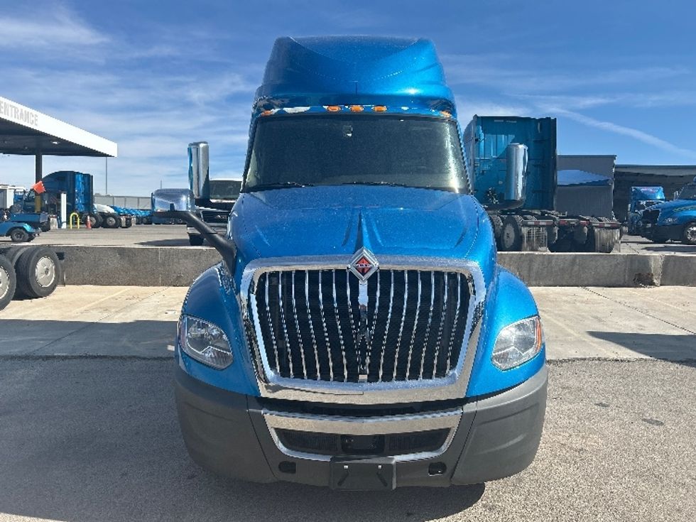 Sleeper Tractor-Heavy Duty Tractors-International-2021-LT625-El Paso-TX-729,262\n\t\tmiles-$ 27,750 - Image 2