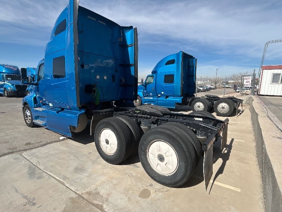 Sleeper Tractor-Heavy Duty Tractors-International-2021-LT625-El Paso-TX-729,262\n\t\tmiles-$ 27,750 - Image 5