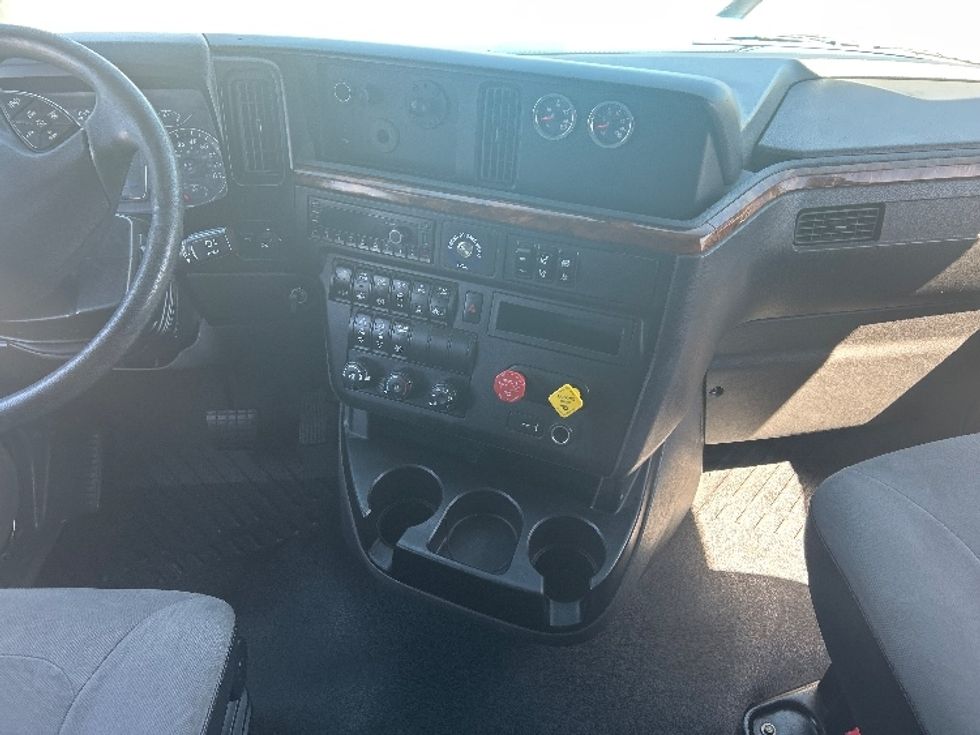 Sleeper Tractor-Heavy Duty Tractors-International-2021-LT625-El Paso-TX-732,465\n\t\tmiles-$ 34,250 - Image 12