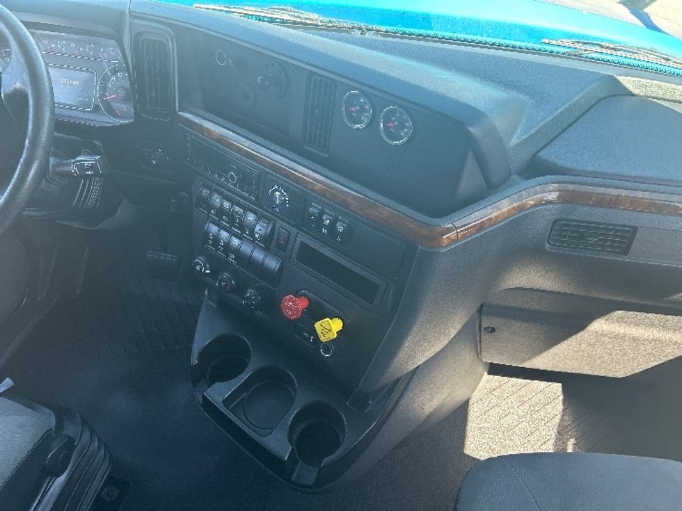 Sleeper Tractor-Heavy Duty Tractors-International-2021-LT625-El Paso-TX-732,465\n\t\tmiles-$ 34,250 - Image 15