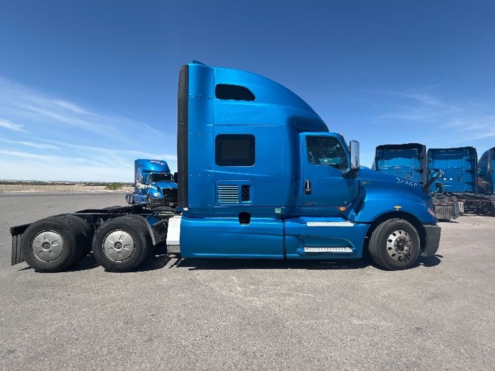Sleeper Tractor-Heavy Duty Tractors-International-2021-LT625-El Paso-TX-732,465\n\t\tmiles-$ 34,250 - Image 8