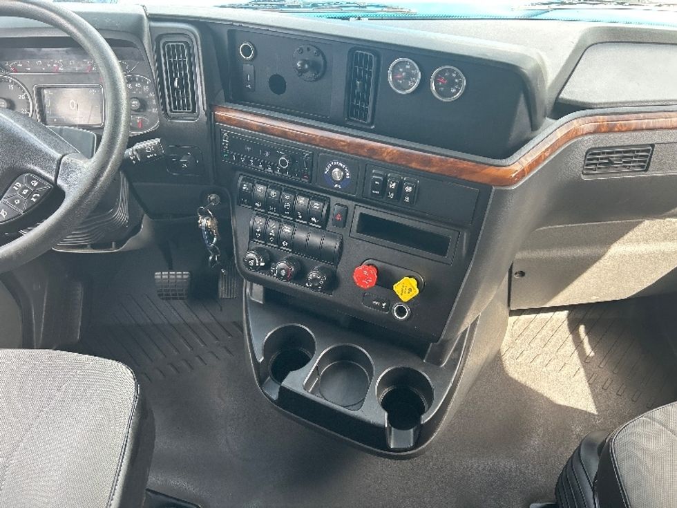 Sleeper Tractor-Heavy Duty Tractors-International-2021-LT625-El Paso-TX-733,897\n\t\tmiles-$ 33,500 - Image 12