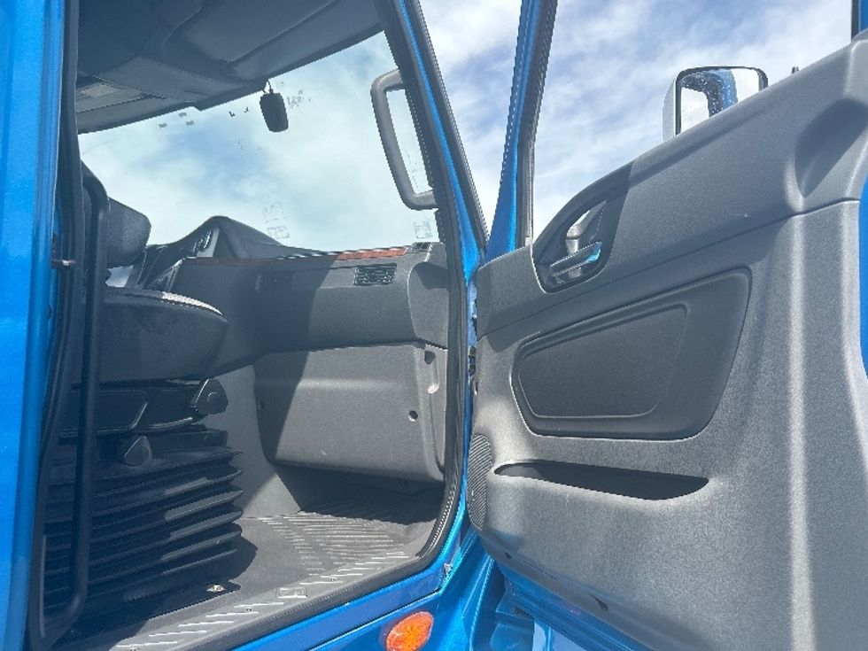 Sleeper Tractor-Heavy Duty Tractors-International-2021-LT625-El Paso-TX-733,897\n\t\tmiles-$ 33,500 - Image 13