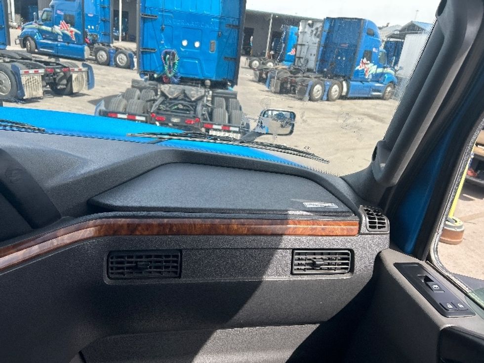 Sleeper Tractor-Heavy Duty Tractors-International-2021-LT625-El Paso-TX-733,897\n\t\tmiles-$ 33,500 - Image 14