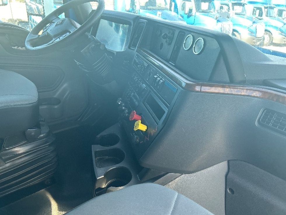 Sleeper Tractor-Heavy Duty Tractors-International-2021-LT625-El Paso-TX-738,098\n\t\tmiles-$ 27,500 - Image 15