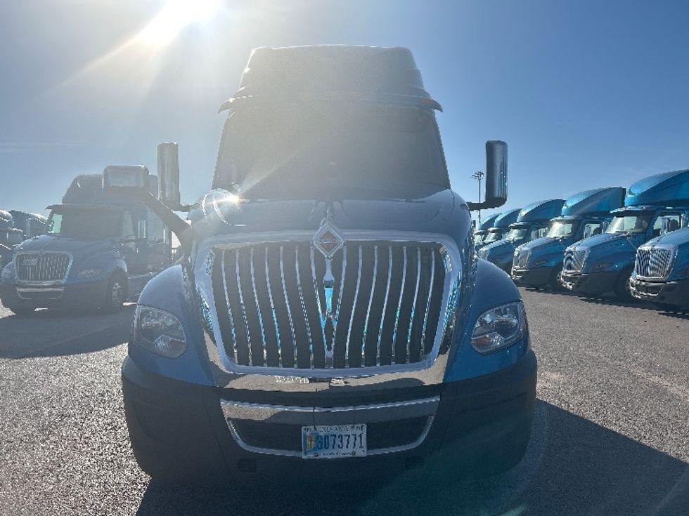 Sleeper Tractor-Heavy Duty Tractors-International-2021-LT625-El Paso-TX-738,098\n\t\tmiles-$ 27,500 - Image 2