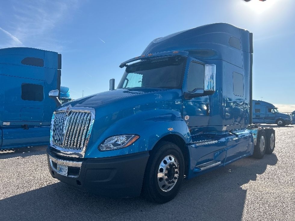 Sleeper Tractor-Heavy Duty Tractors-International-2021-LT625-El Paso-TX-738,098\n\t\tmiles-$ 27,500 - Image 3