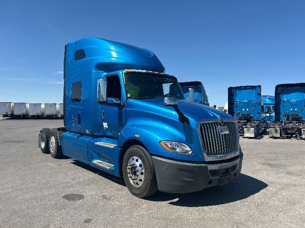 Sleeper Tractor-Heavy Duty Tractors-International-2021-LT625-El Paso-TX-738,830\n\t\tmiles-$ 33,250 - Image 1
