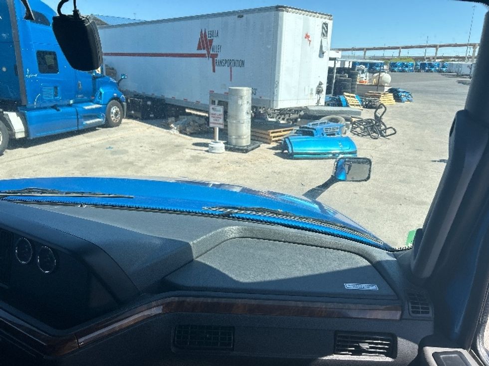 Sleeper Tractor-Heavy Duty Tractors-International-2021-LT625-El Paso-TX-738,830\n\t\tmiles-$ 33,250 - Image 14