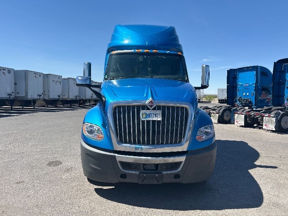 Sleeper Tractor-Heavy Duty Tractors-International-2021-LT625-El Paso-TX-738,830\n\t\tmiles-$ 33,250 - Image 2