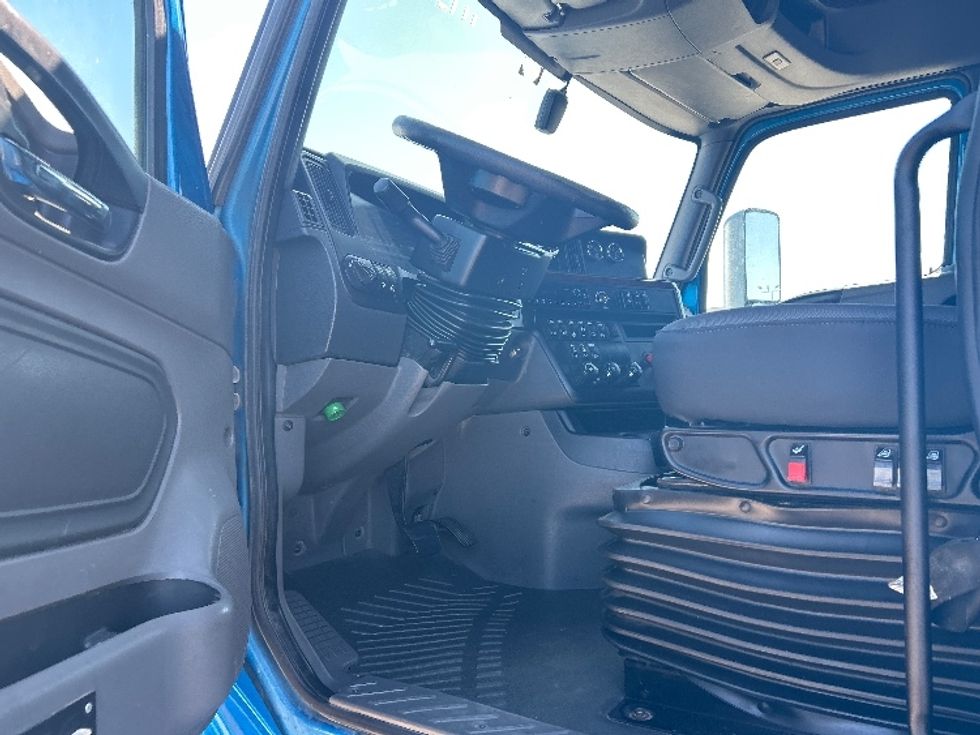 Sleeper Tractor-Heavy Duty Tractors-International-2021-LT625-El Paso-TX-738,830\n\t\tmiles-$ 33,250 - Image 9