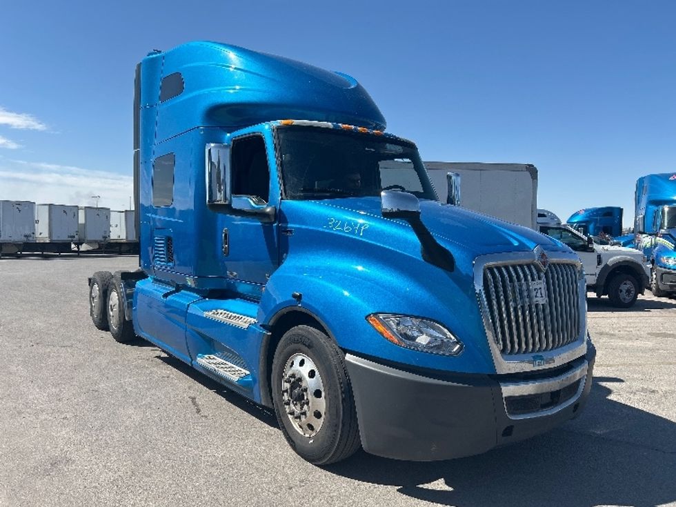 Sleeper Tractor-Heavy Duty Tractors-International-2021-LT625-El Paso-TX-744,213\n\t\tmiles-$ 33,250 - Image 1