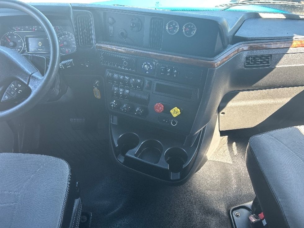 Sleeper Tractor-Heavy Duty Tractors-International-2021-LT625-El Paso-TX-744,213\n\t\tmiles-$ 33,250 - Image 12
