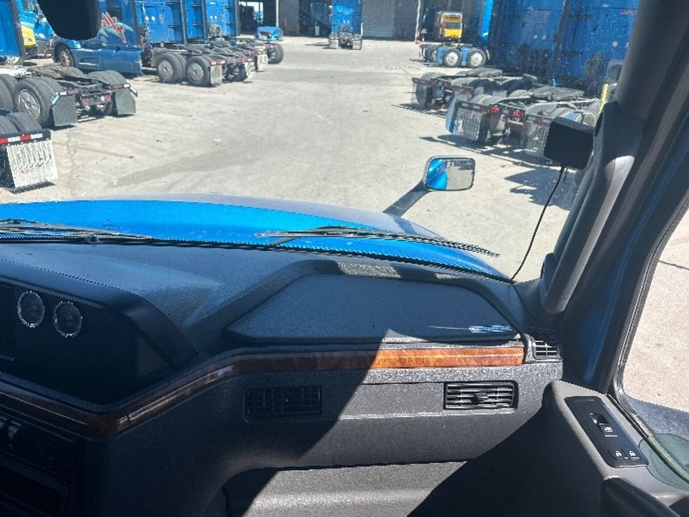 Sleeper Tractor-Heavy Duty Tractors-International-2021-LT625-El Paso-TX-744,213\n\t\tmiles-$ 33,250 - Image 14