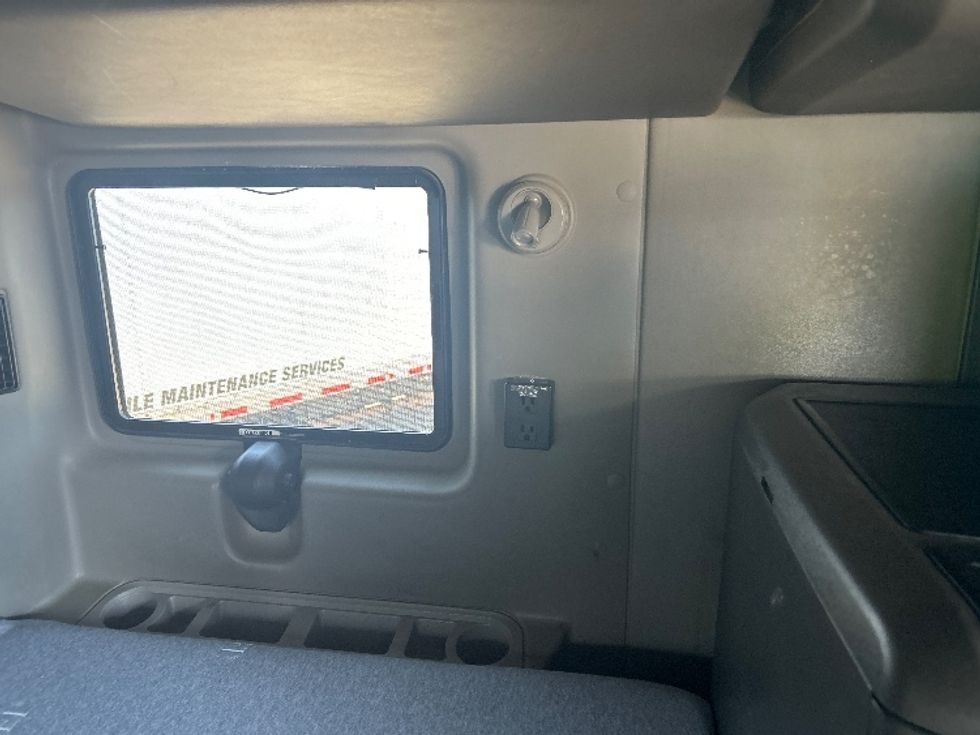 Sleeper Tractor-Heavy Duty Tractors-International-2021-LT625-El Paso-TX-744,213\n\t\tmiles-$ 33,250 - Image 18