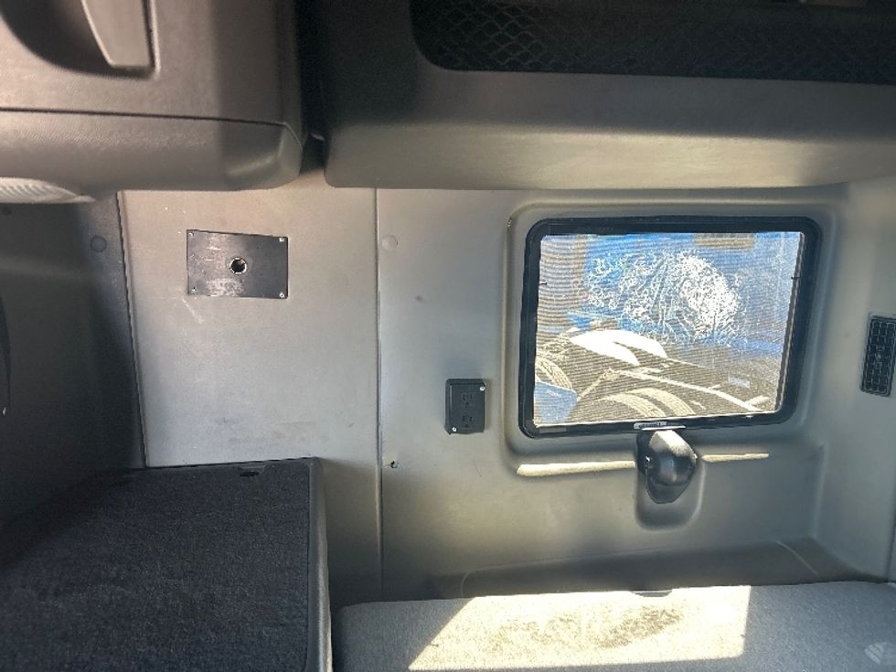 Sleeper Tractor-Heavy Duty Tractors-International-2021-LT625-El Paso-TX-744,213\n\t\tmiles-$ 33,250 - Image 19