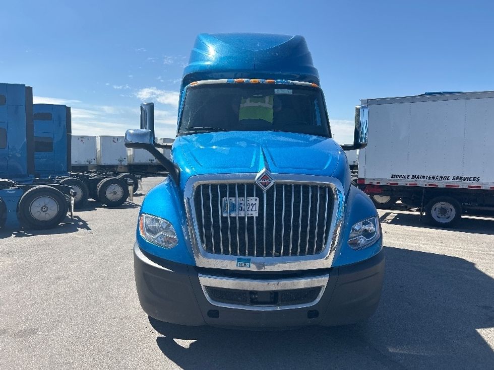 Sleeper Tractor-Heavy Duty Tractors-International-2021-LT625-El Paso-TX-744,213\n\t\tmiles-$ 33,250 - Image 2