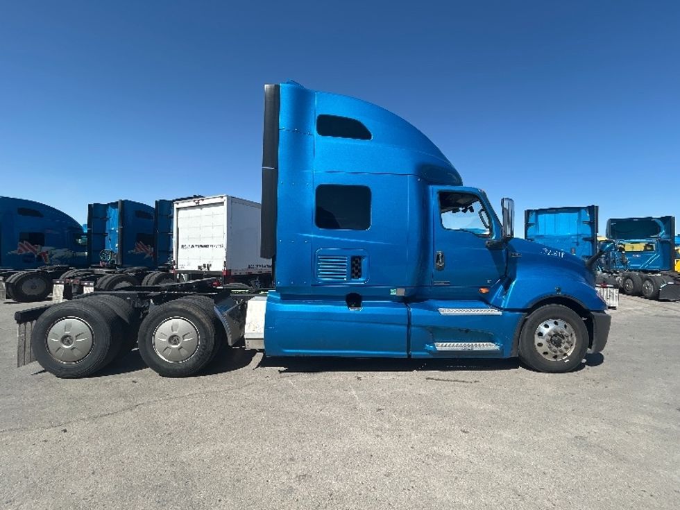 Sleeper Tractor-Heavy Duty Tractors-International-2021-LT625-El Paso-TX-744,213\n\t\tmiles-$ 33,250 - Image 8