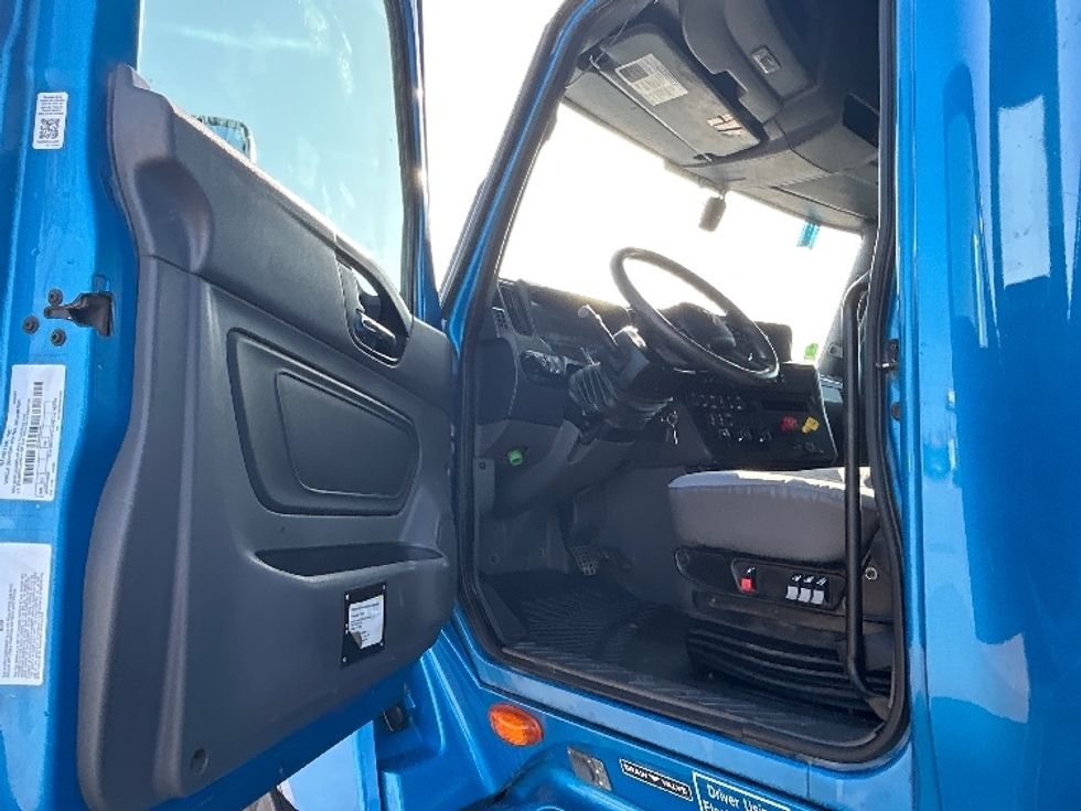 Sleeper Tractor-Heavy Duty Tractors-International-2021-LT625-El Paso-TX-745,312\n\t\tmiles-$ 30,750 - Image 9