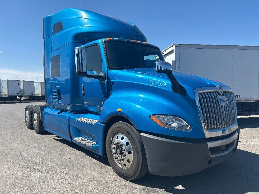Sleeper Tractor-Heavy Duty Tractors-International-2021-LT625-El Paso-TX-748,092\n\t\tmiles-$ 33,250 - Image 1