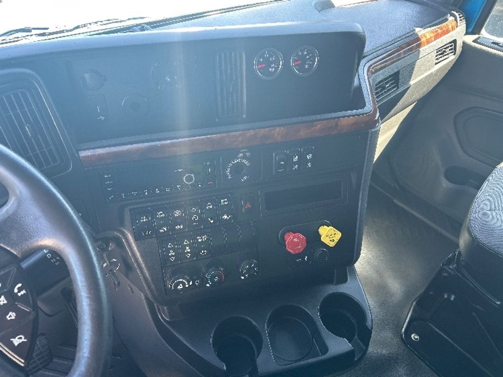 Sleeper Tractor-Heavy Duty Tractors-International-2021-LT625-El Paso-TX-748,092\n\t\tmiles-$ 33,250 - Image 10