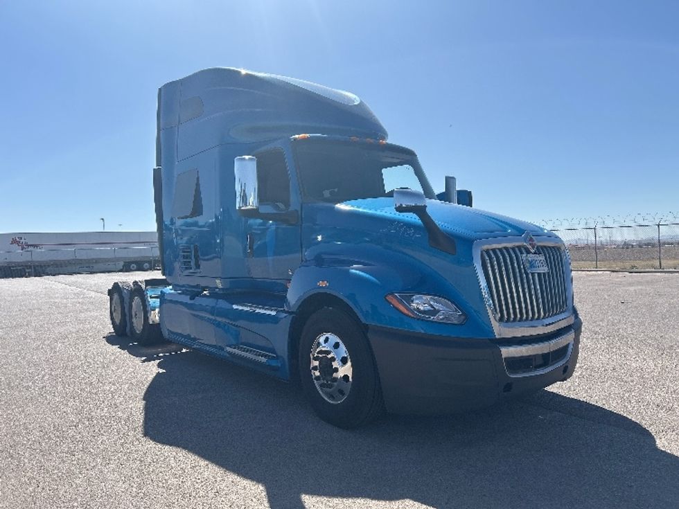 Sleeper Tractor-Heavy Duty Tractors-International-2021-LT625-El Paso-TX-748,305\n\t\tmiles-$ 32,500 - Image 1