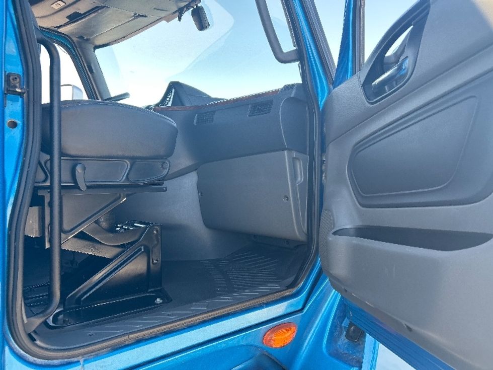 Sleeper Tractor-Heavy Duty Tractors-International-2021-LT625-El Paso-TX-748,305\n\t\tmiles-$ 32,500 - Image 13