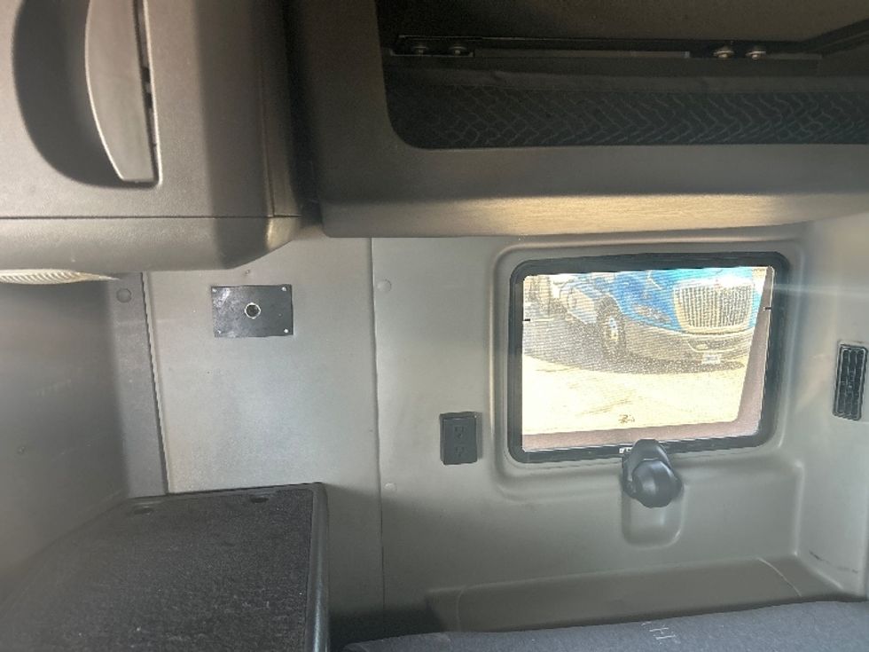 Sleeper Tractor-Heavy Duty Tractors-International-2021-LT625-El Paso-TX-748,305\n\t\tmiles-$ 32,500 - Image 19