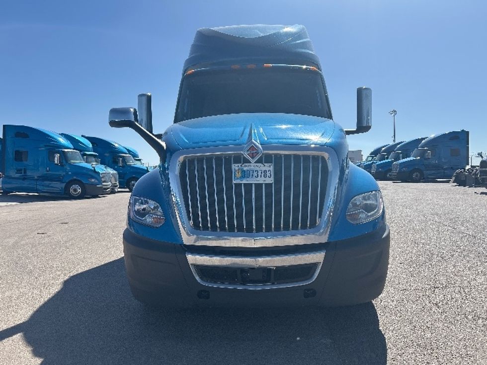 Sleeper Tractor-Heavy Duty Tractors-International-2021-LT625-El Paso-TX-748,305\n\t\tmiles-$ 32,500 - Image 2