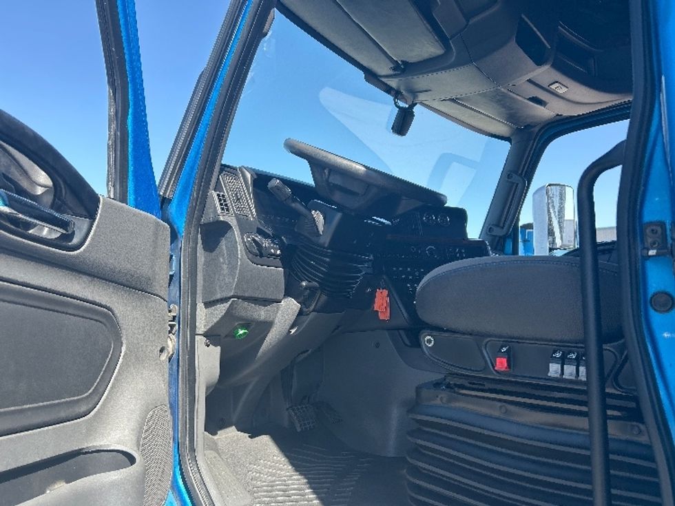 Sleeper Tractor-Heavy Duty Tractors-International-2021-LT625-El Paso-TX-748,305\n\t\tmiles-$ 32,500 - Image 9
