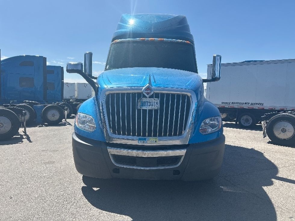 Sleeper Tractor-Heavy Duty Tractors-International-2021-LT625-El Paso-TX-749,124\n\t\tmiles-$ 29,250 - Image 2