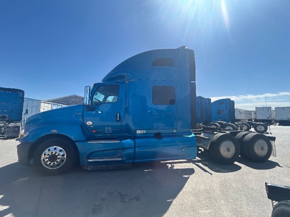 Sleeper Tractor-Heavy Duty Tractors-International-2021-LT625-El Paso-TX-749,124\n\t\tmiles-$ 29,250 - Image 4