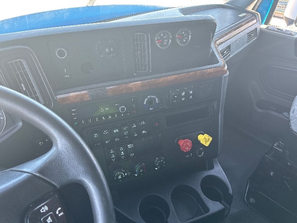 Sleeper Tractor-Heavy Duty Tractors-International-2021-LT625-El Paso-TX-749,506\n\t\tmiles-$ 27,750 - Image 10