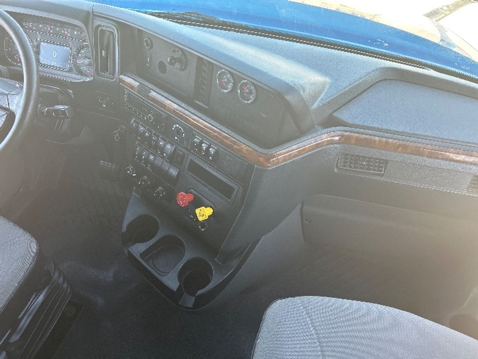 Sleeper Tractor-Heavy Duty Tractors-International-2021-LT625-El Paso-TX-749,506\n\t\tmiles-$ 27,750 - Image 15