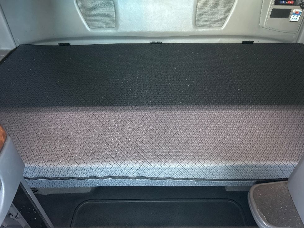 Sleeper Tractor-Heavy Duty Tractors-International-2021-LT625-El Paso-TX-749,506\n\t\tmiles-$ 27,750 - Image 17