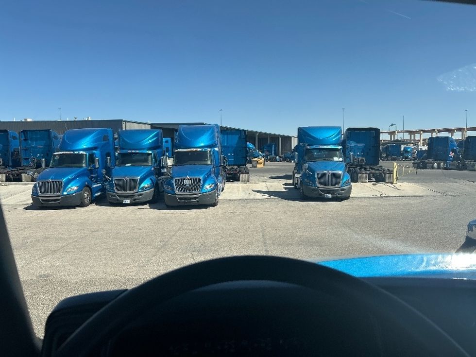 Sleeper Tractor-Heavy Duty Tractors-International-2021-LT625-El Paso-TX-750,008\n\t\tmiles-$ 27,750 - Image 11