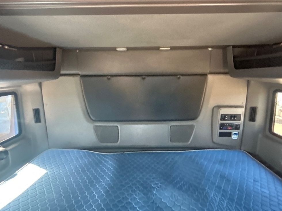 Sleeper Tractor-Heavy Duty Tractors-International-2021-LT625-El Paso-TX-750,008\n\t\tmiles-$ 27,750 - Image 16