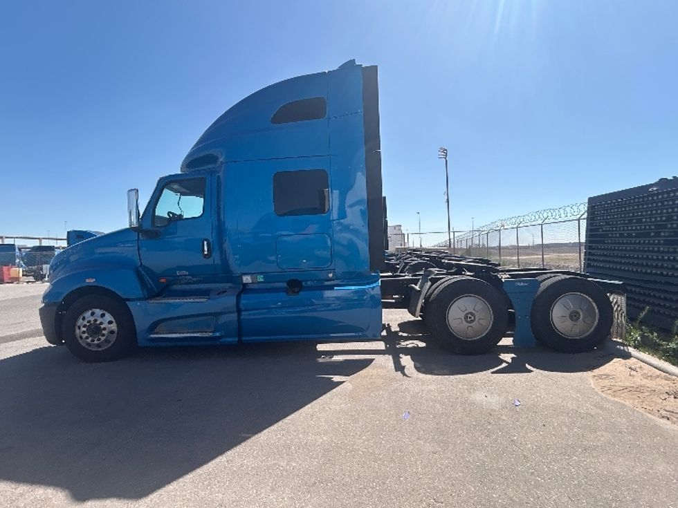Sleeper Tractor-Heavy Duty Tractors-International-2021-LT625-El Paso-TX-750,008\n\t\tmiles-$ 27,750 - Image 4
