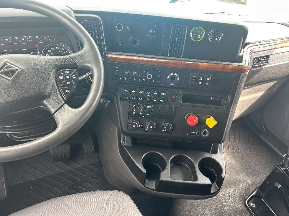 Sleeper Tractor-Heavy Duty Tractors-International-2021-LT625-El Paso-TX-751,105\n\t\tmiles-$ 31,250 - Image 10