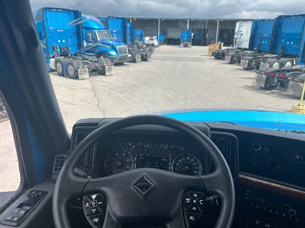 Sleeper Tractor-Heavy Duty Tractors-International-2021-LT625-El Paso-TX-751,105\n\t\tmiles-$ 31,250 - Image 11