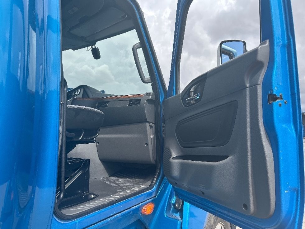 Sleeper Tractor-Heavy Duty Tractors-International-2021-LT625-El Paso-TX-751,105\n\t\tmiles-$ 31,250 - Image 13