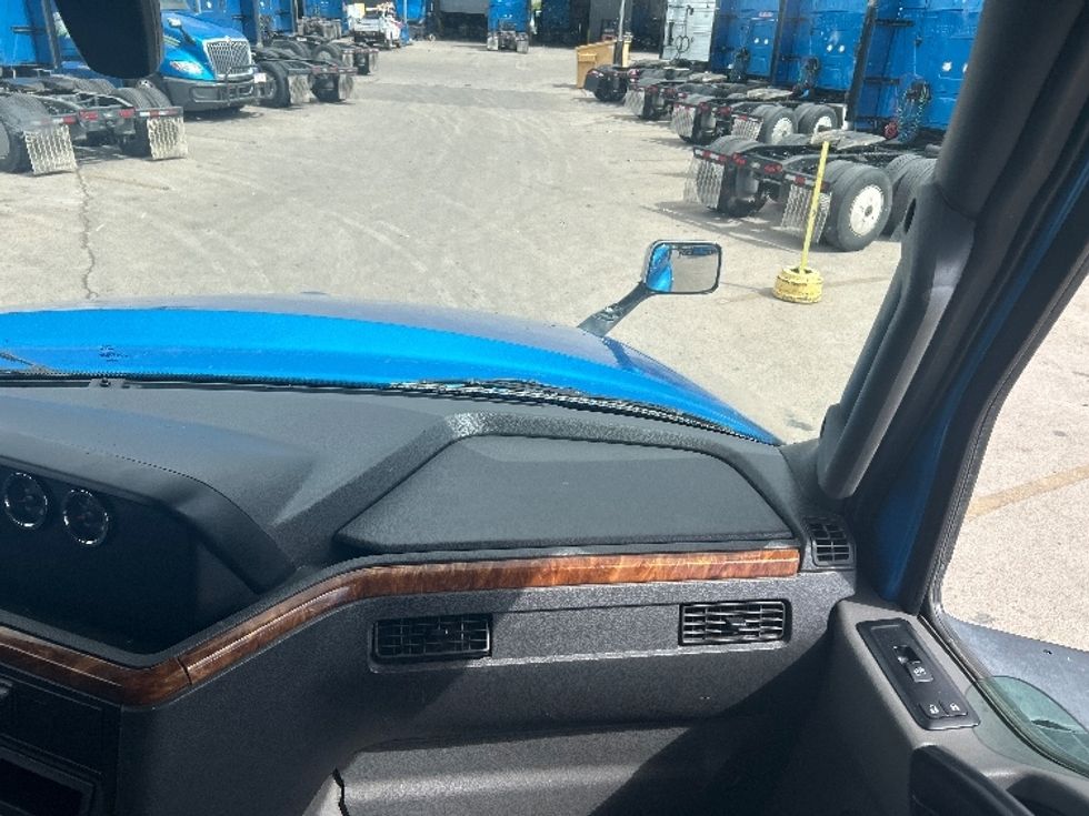 Sleeper Tractor-Heavy Duty Tractors-International-2021-LT625-El Paso-TX-751,105\n\t\tmiles-$ 31,250 - Image 14