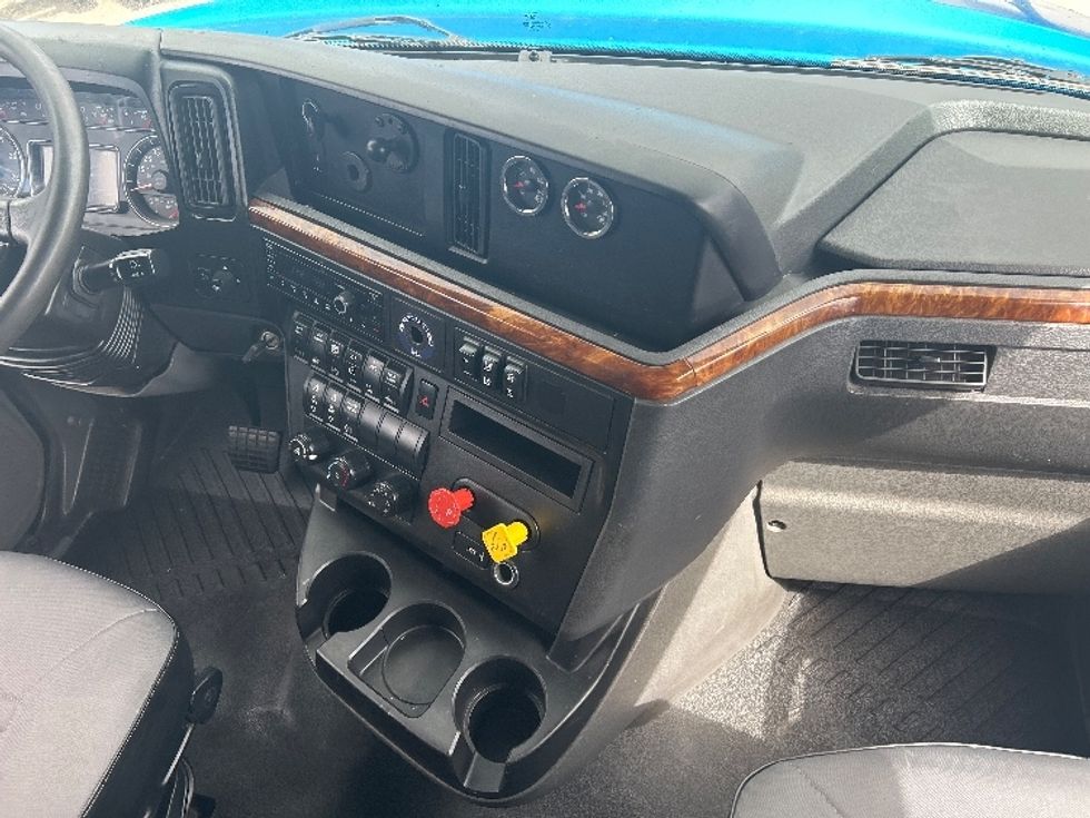 Sleeper Tractor-Heavy Duty Tractors-International-2021-LT625-El Paso-TX-751,105\n\t\tmiles-$ 31,250 - Image 15